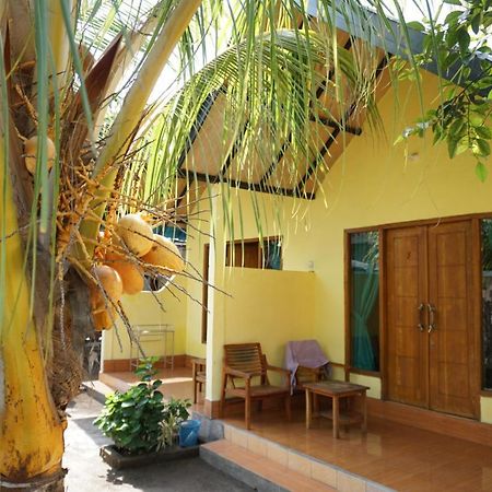 Aura Guest House Gili Air Exterior photo