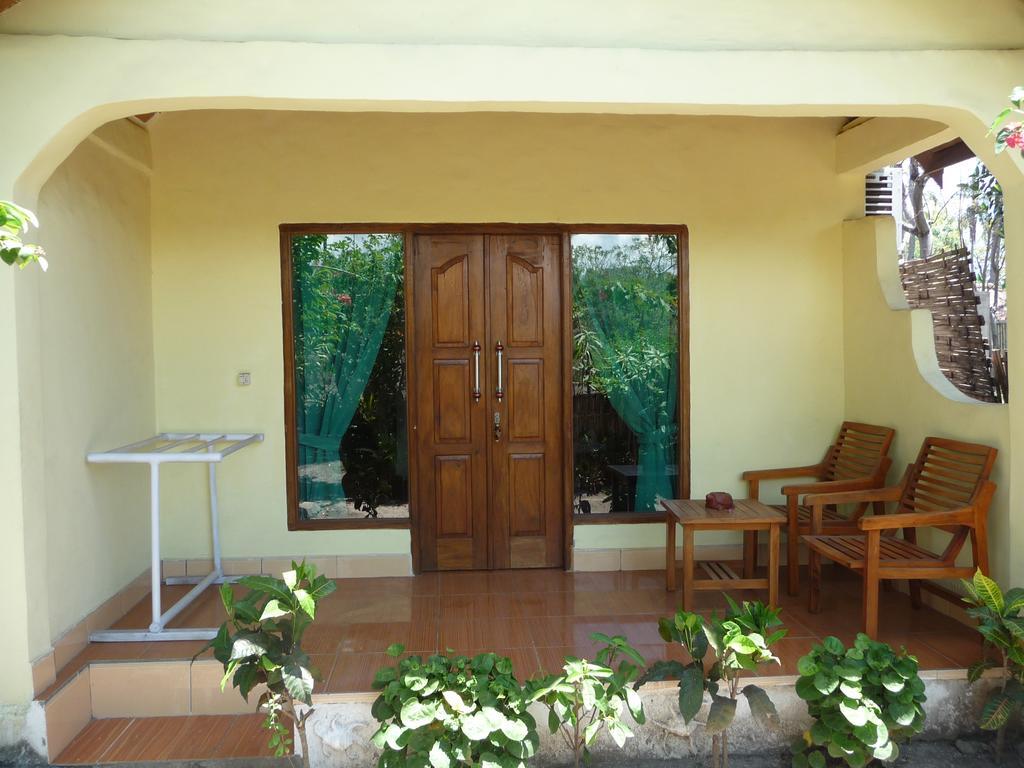 Aura Guest House Gili Air Exterior photo