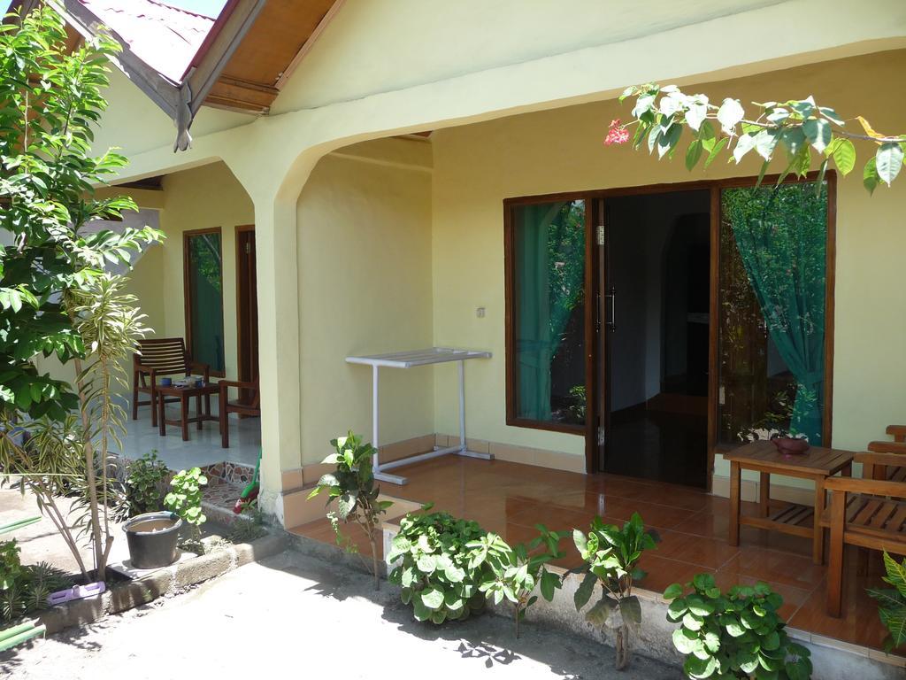Aura Guest House Gili Air Exterior photo