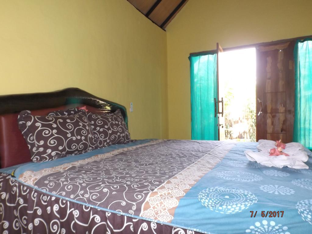 Aura Guest House Gili Air Exterior photo