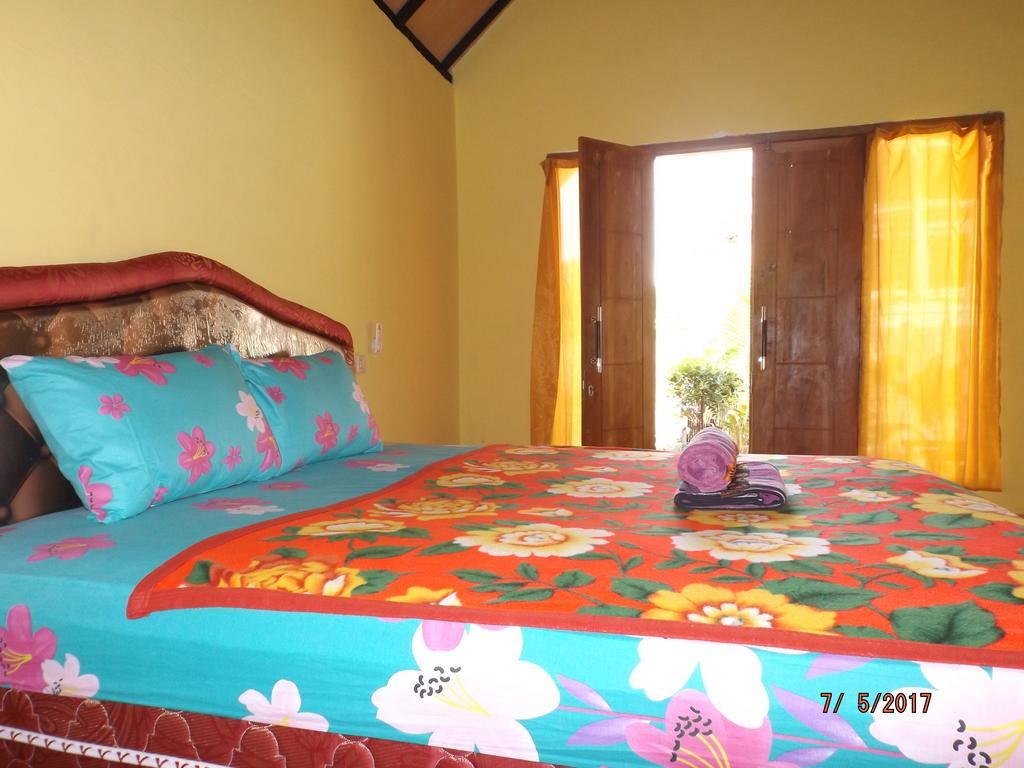 Aura Guest House Gili Air Exterior photo