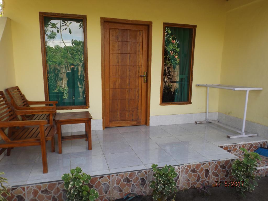 Aura Guest House Gili Air Exterior photo
