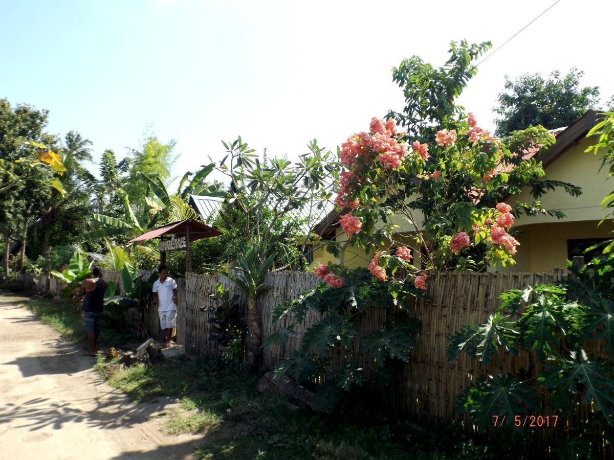 Aura Guest House Gili Air Exterior photo