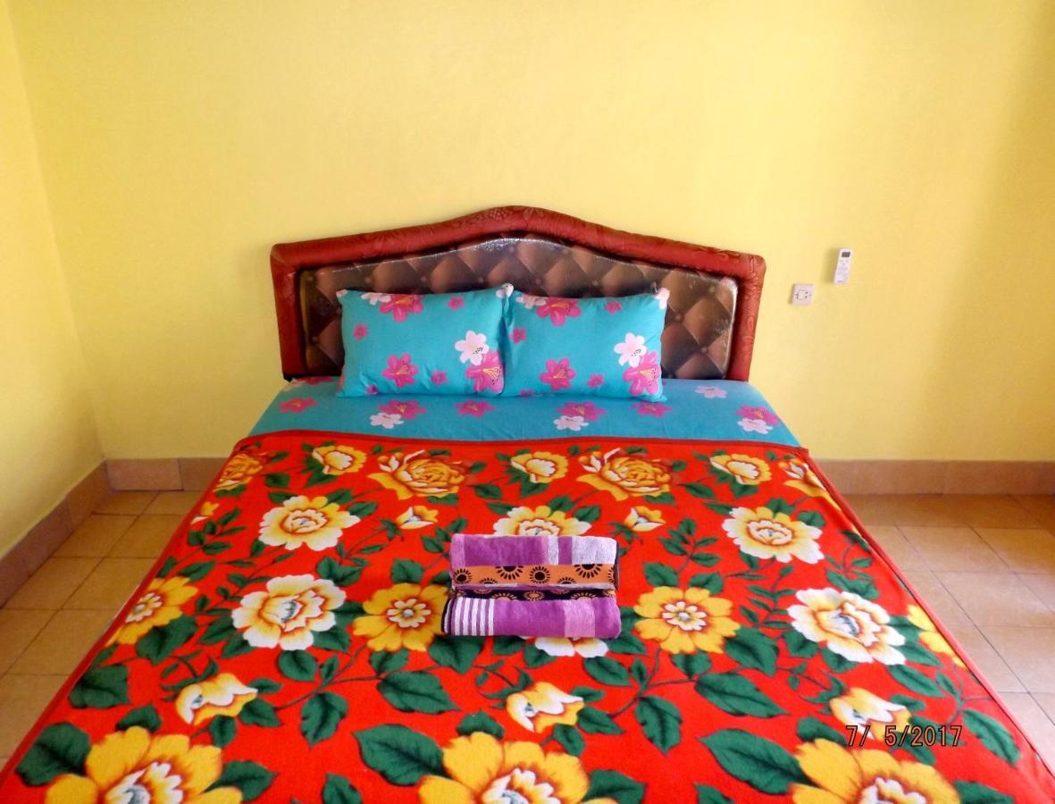 Aura Guest House Gili Air Exterior photo